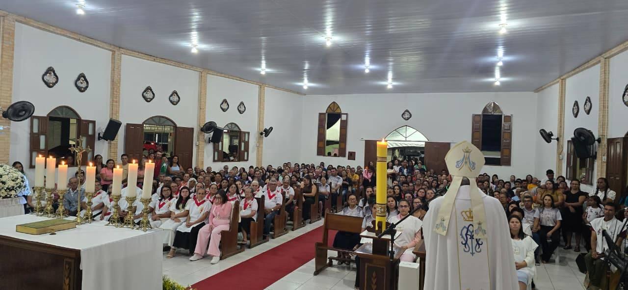 Anúncio de Criação de Paróquia Marca Encerramento