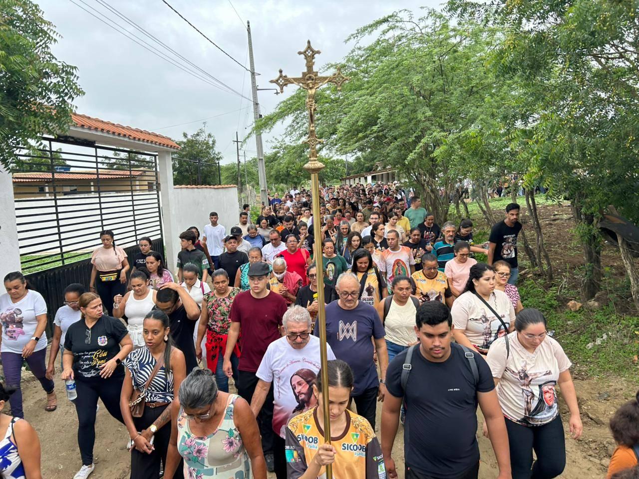 Fiéis participam da 2ª Caminhada Penitencial da Pa