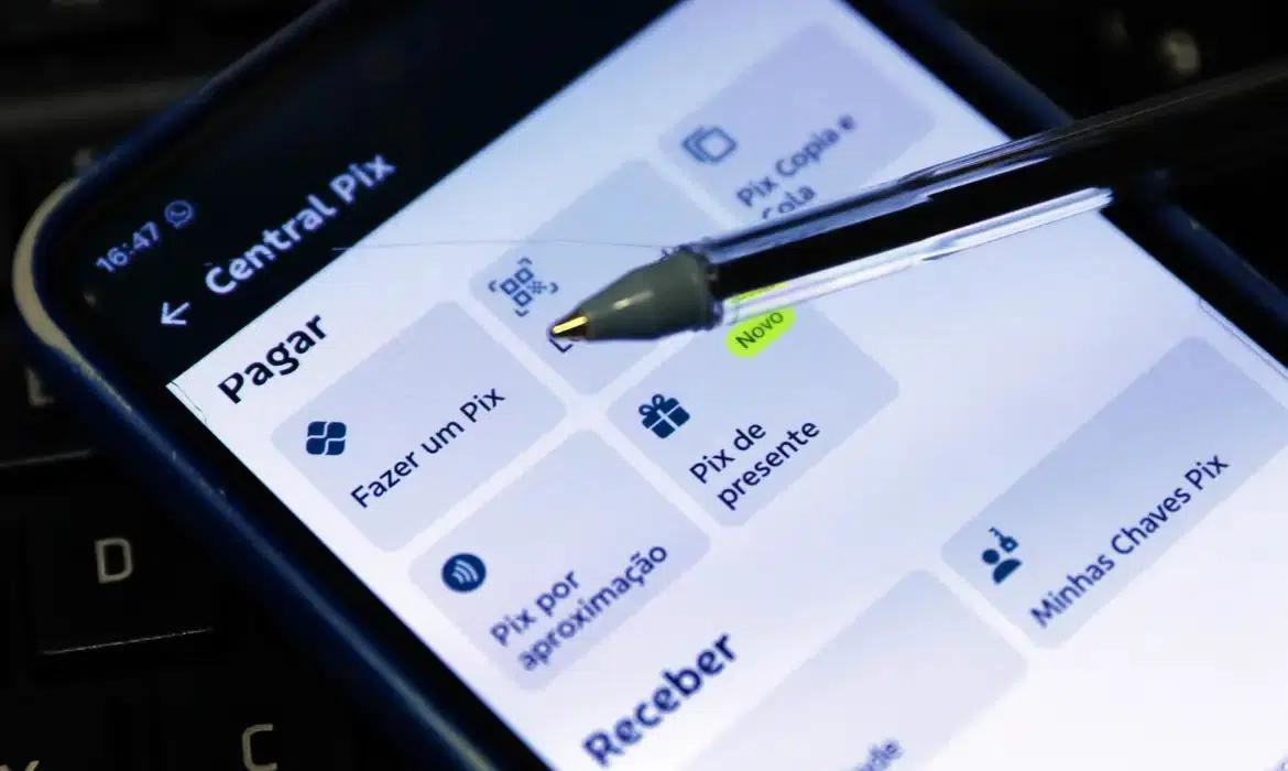 Novas regras: Pix por aproximação deixa de ter teto de R$ 500